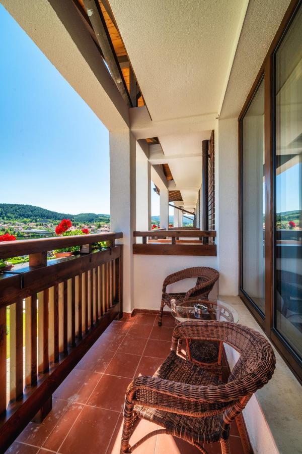 Spa Complex Belchin Spring Екстер'єр фото